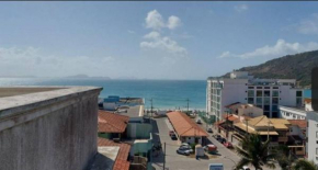Apartamento de 3 quartos com vista para o mar